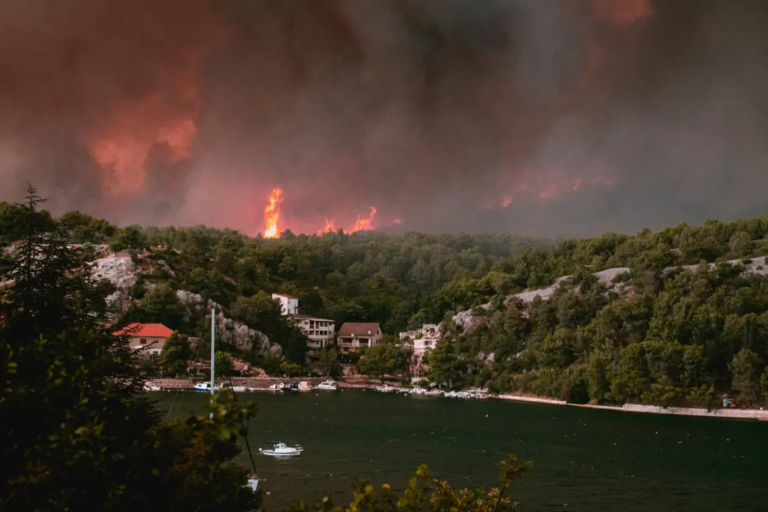 Fotogalerija koja otkriva razmjere plamenog užasa u Zatonu i Raslini