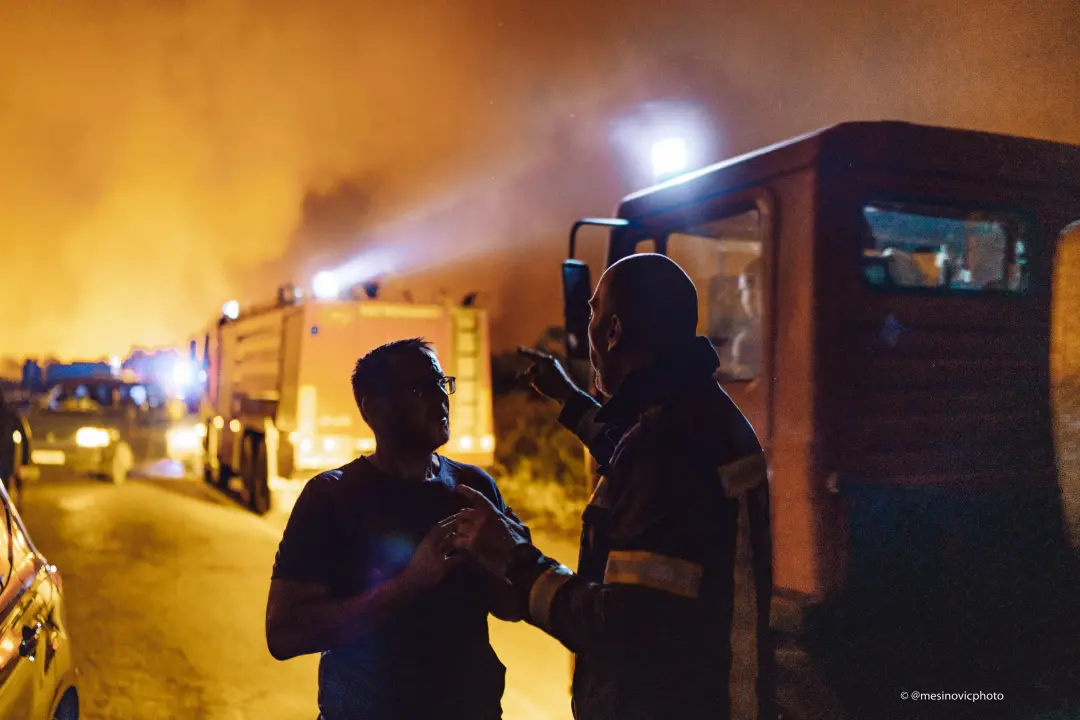 Fotogalerija i video: Bitka s vatrom u Zatonskoj ulici koja spaja Zaton i Benkovačku cestu
