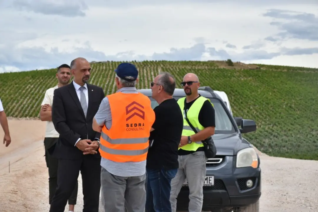 Jelić obišao radove na sustavu navodnjavanja Donje polje- Jadrtovac