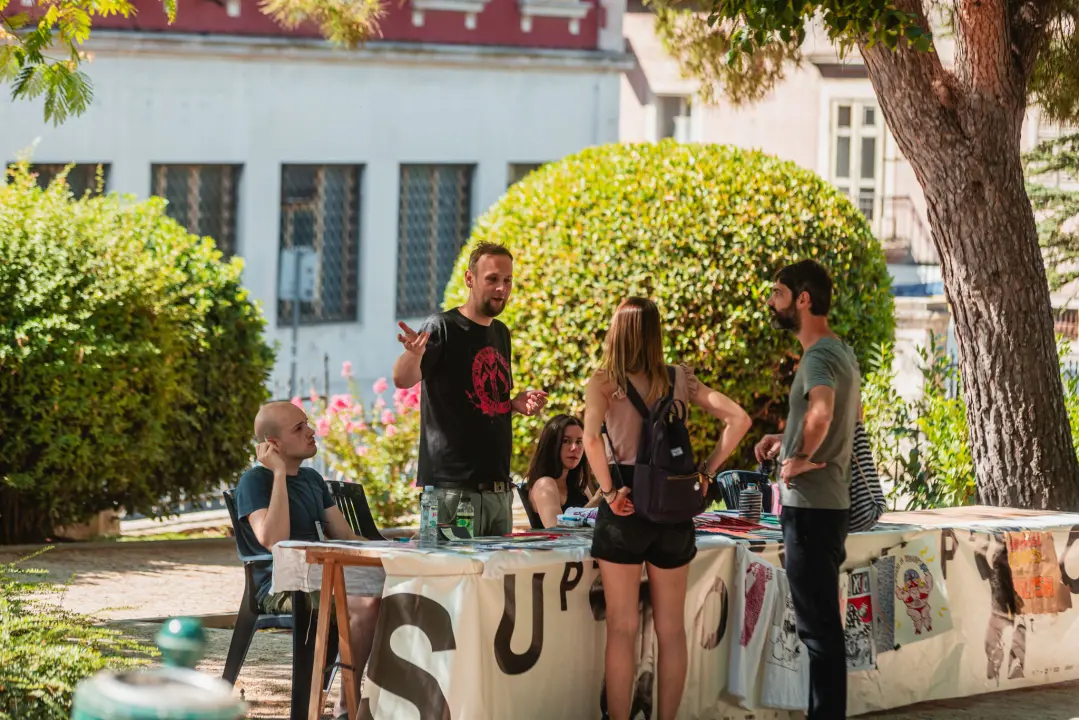 Jutra na Supertoon festivalu rezervirana su za razgovore s autorima u debelom hladu đardina