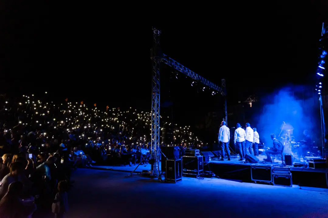  Klapa Rišpet prvi put nastupila u Šibeniku i oduševila publiku: 'Nećemo se sad tu samo njihati kao šest čempresa'