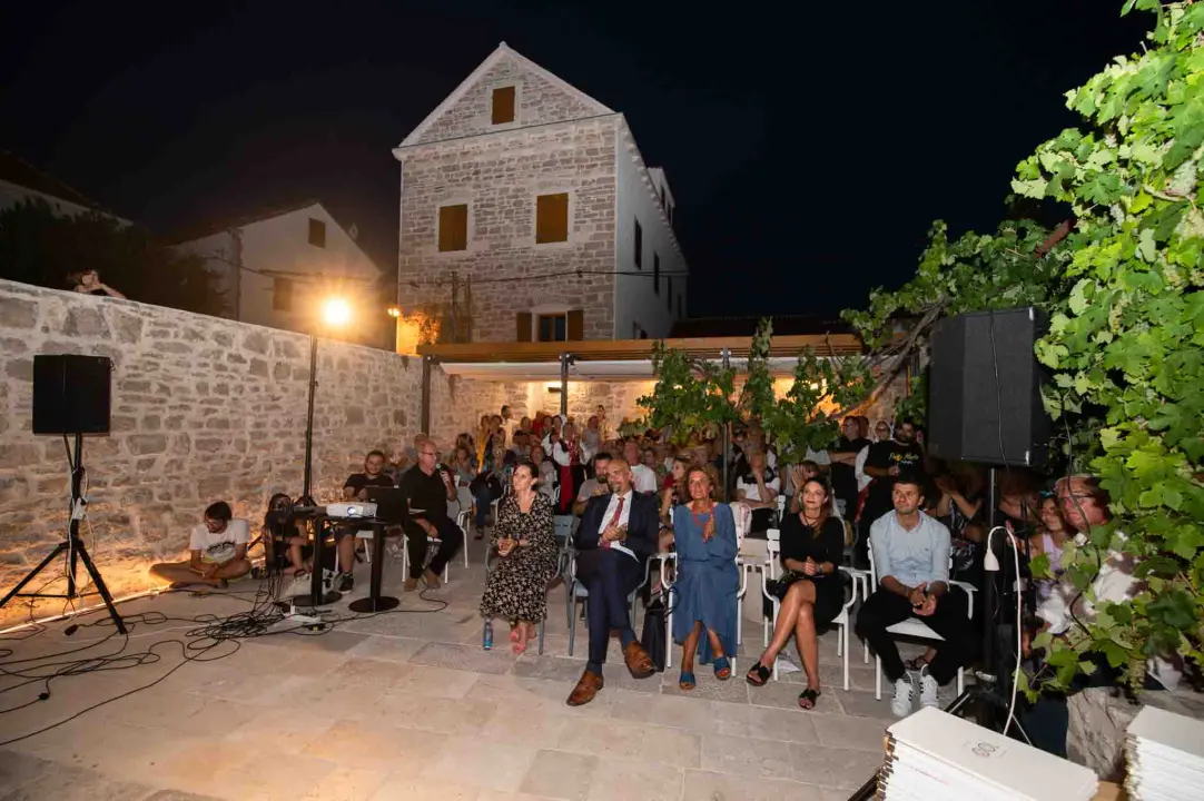 U kući Šare svečano proglašeni laureati zaslužni za 100 godina zlarinskog turizma