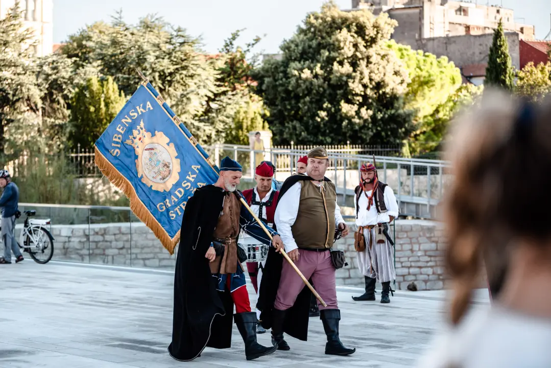Mačevanjem povijesnih postrojbi na Poljani počela 'Opsada Šibenika 1647.' 