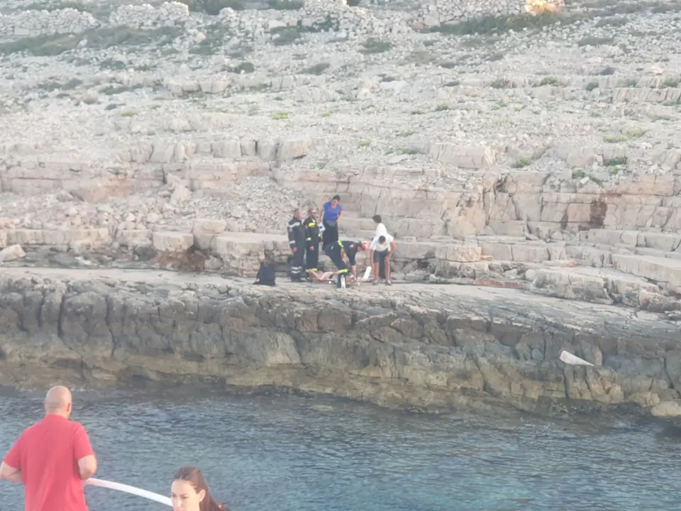 Nizozemac se po škrapama na Žirju penjao u japankama: Slomio je nogu
