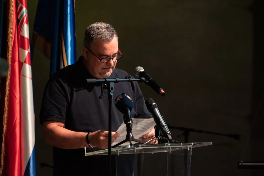 Gradsko vijeće: Oporba tražila konkretne odgovore na goruća pitanja, Restović i Slavica dobili opomene