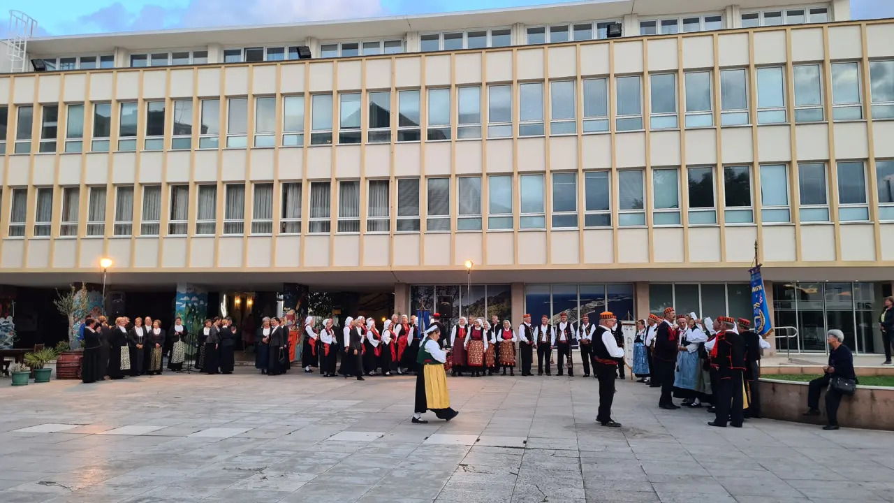 U Šibeniku se okupili KUD-ovi iz županije, ali Šibenčani nisu baš pohrlili na njihov nastup