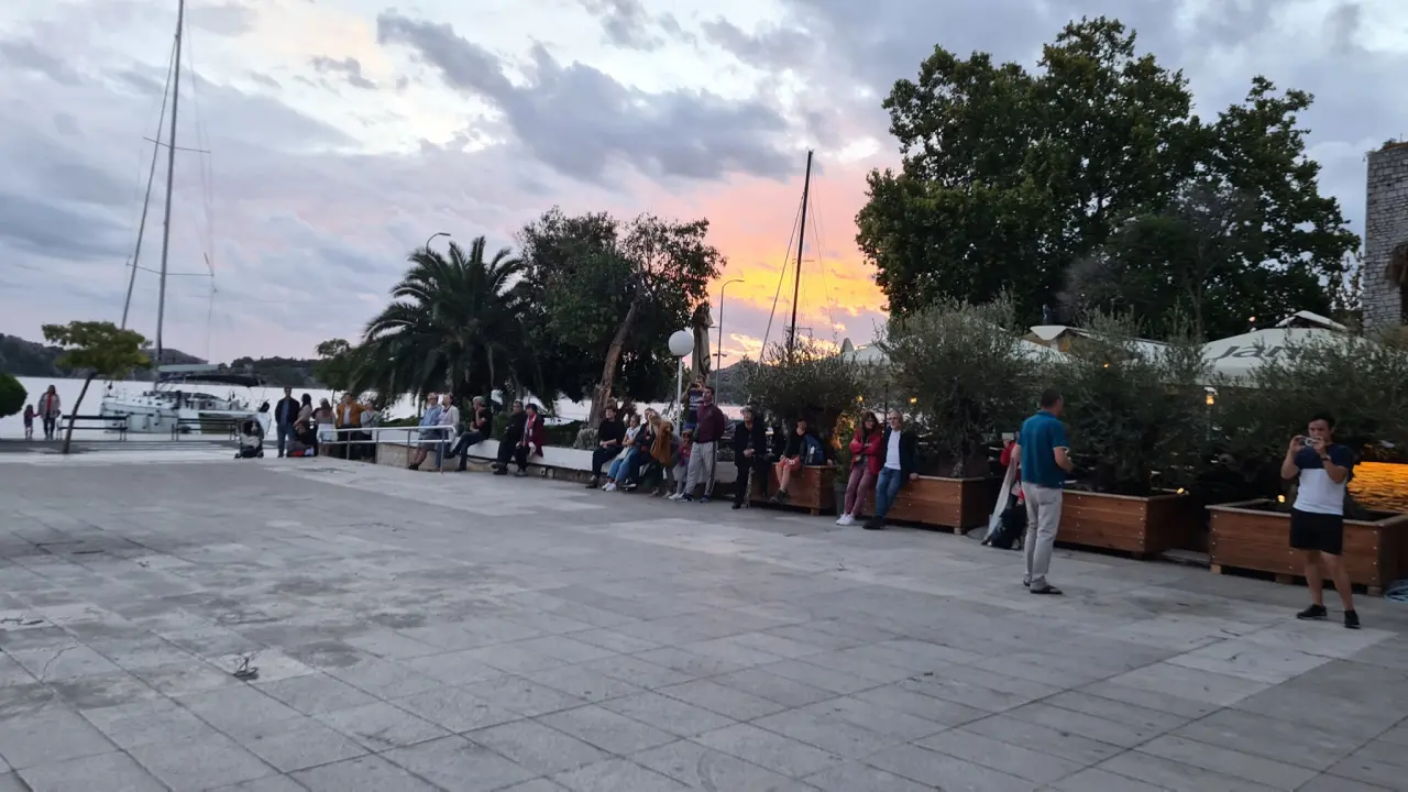 U Šibeniku se okupili KUD-ovi iz županije, ali Šibenčani nisu baš pohrlili na njihov nastup