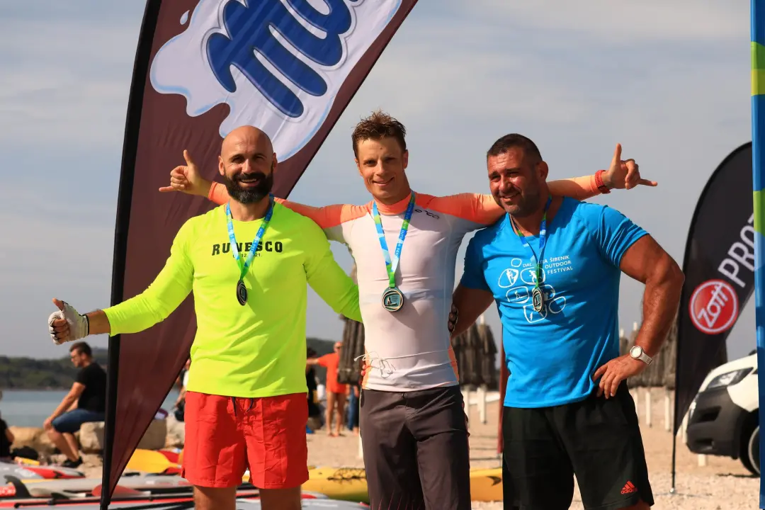 Oko 350 sudionika uživalo je u brojnim sportskim aktivnostima proteklog vikenda na Malom Vignju, Zlarinu i Baldekinu!
