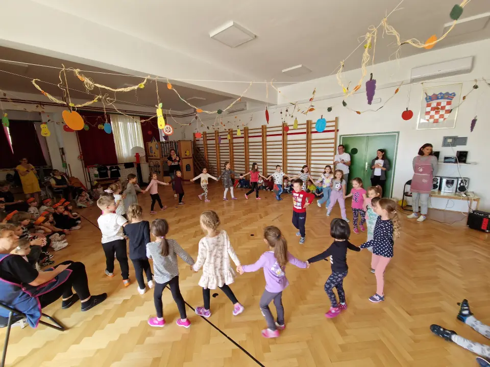 Najveseliji dan u DV 'Vidici': I mali i veliki pjevali su i plesali na zajedničkom okupljanju  