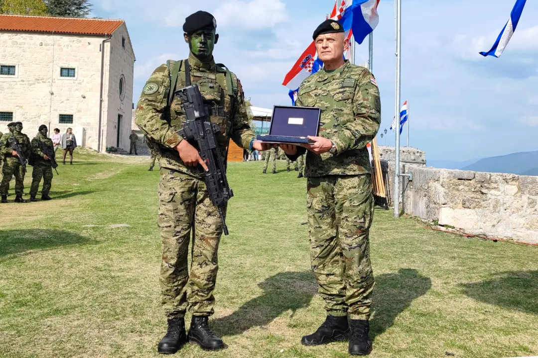 Vojnici pješačili od Udbine do Knina s opremom težom od 20 kilograma
