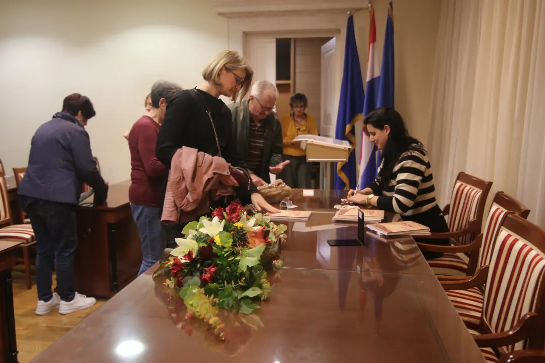 Predstavljena knjiga Josipa Ćuzele 'Tisno, crtice iz povijesti'