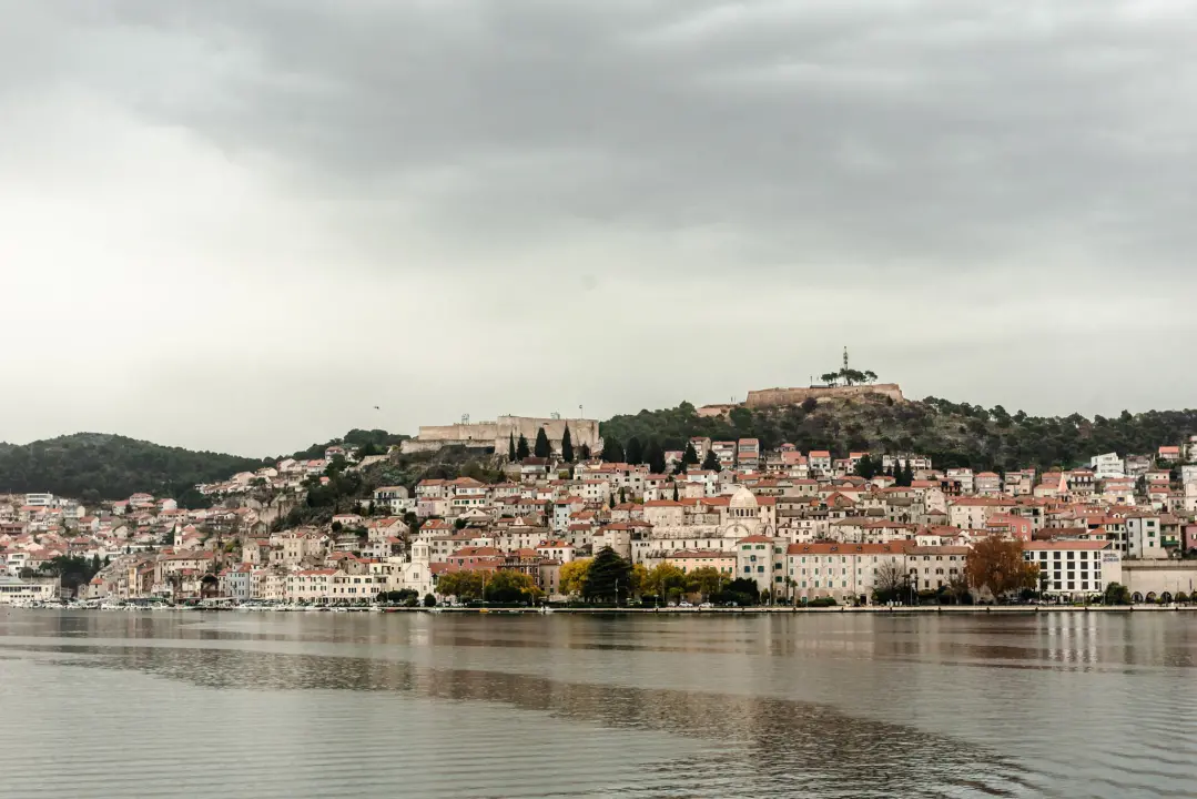 Kod Zlarina u more položen vijenac u čast svih poginulih i nestalih hrvatskih pomoraca
