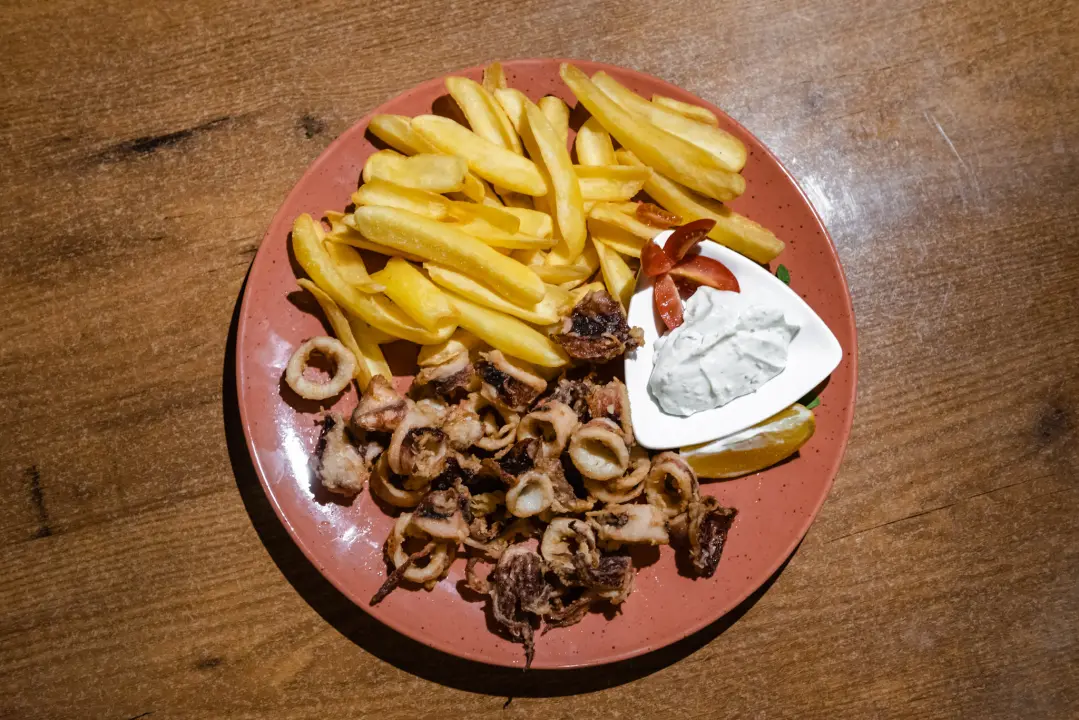 Uživajte ovog adventa u slasnim zimskim delicijama konobe Brošćica! 
