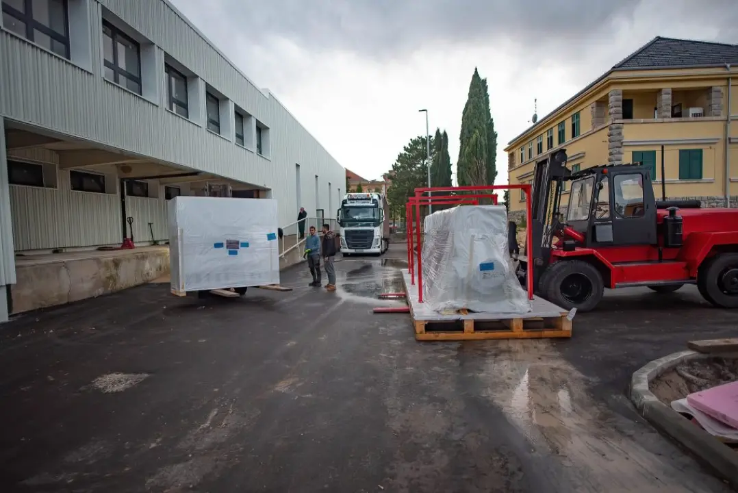 Stigao prvi stroj u novu tvornicu ambalaže  u Kninu 
