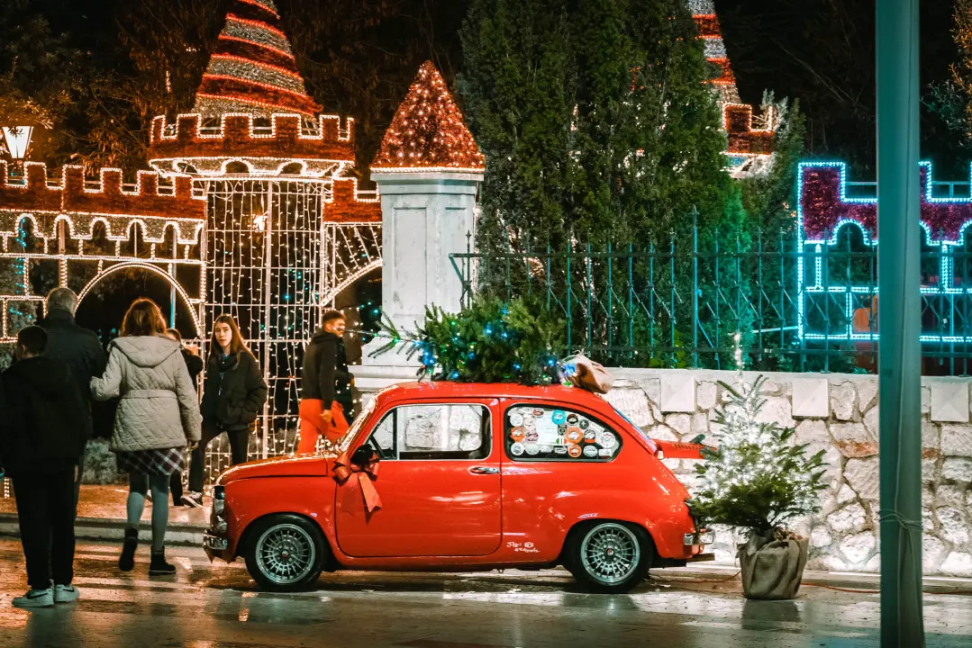 Park su u petak preplavili ružni džemperi i nasmijana ekipa