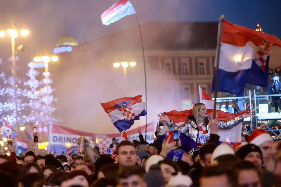 U Hrvatskoj 'nitko nije normalan': Vatreni stigli među 80 tisuća navijača!