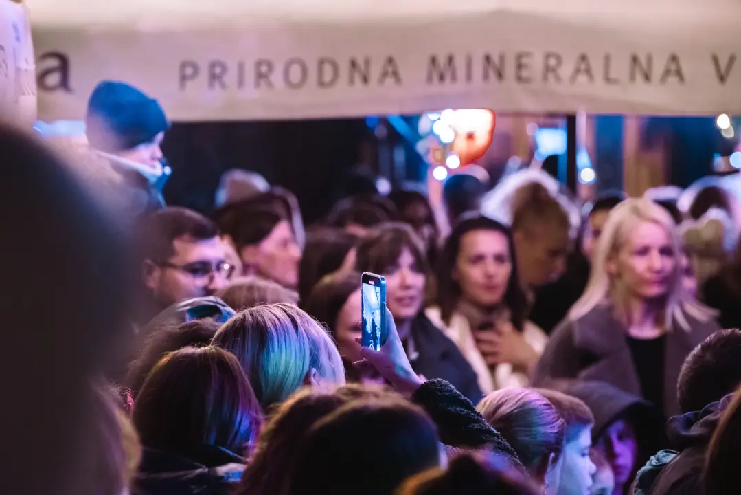 Matija Cvek oduševio šibensku publiku, provjerite koji vas još koncerti očekuju na Božićnom Šušuru!