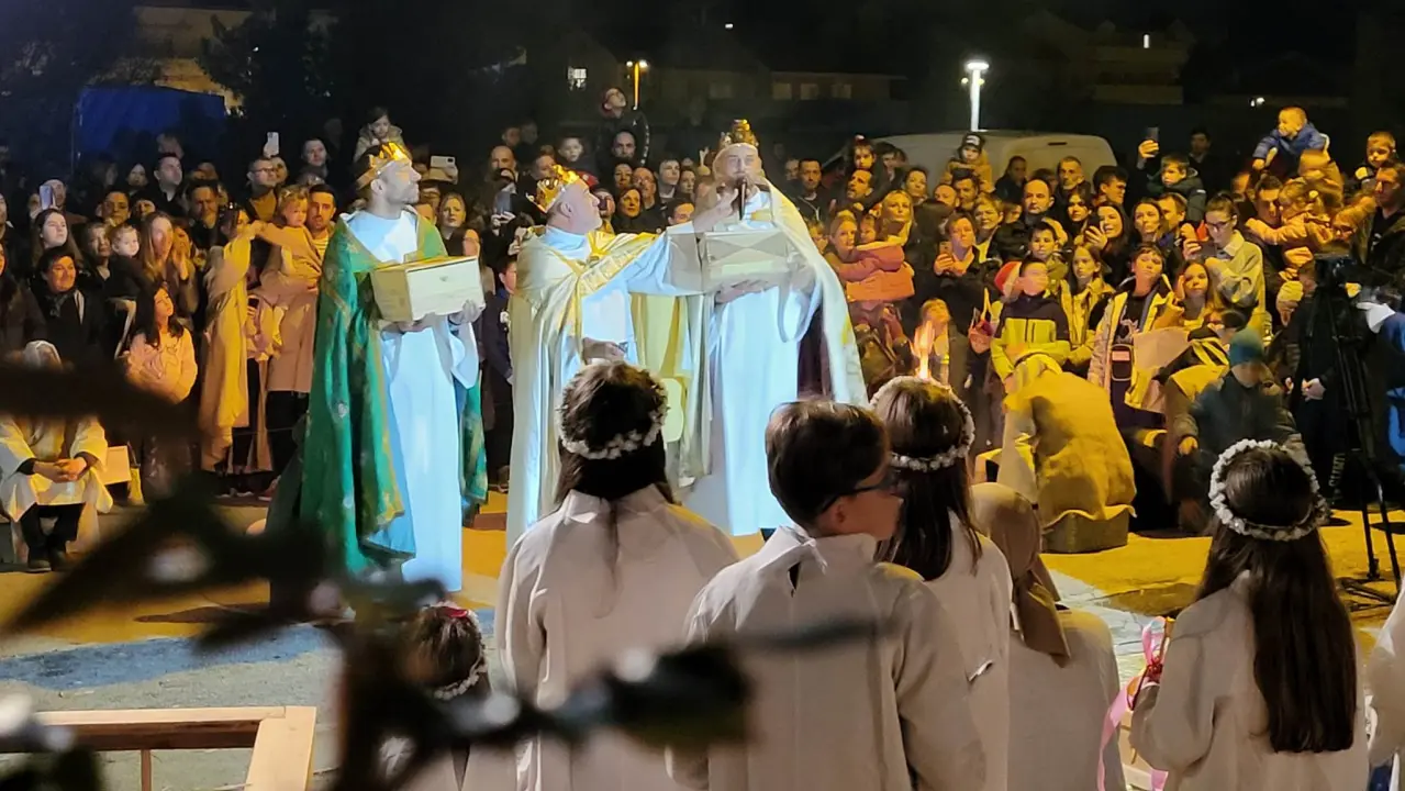 Župljani Vidika uprizorili žive jaslice i oduševili sugrađane