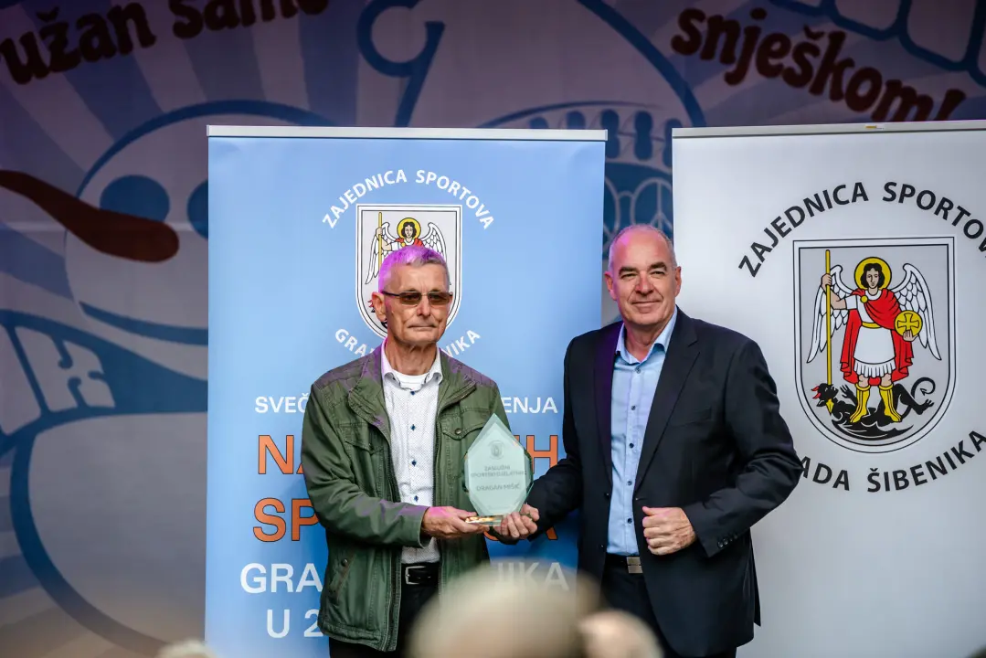Toni Slavica i Nives Radić, vaterpolisti Solarisa i vaterpolistice Viktorije ovogodišnji su laureati