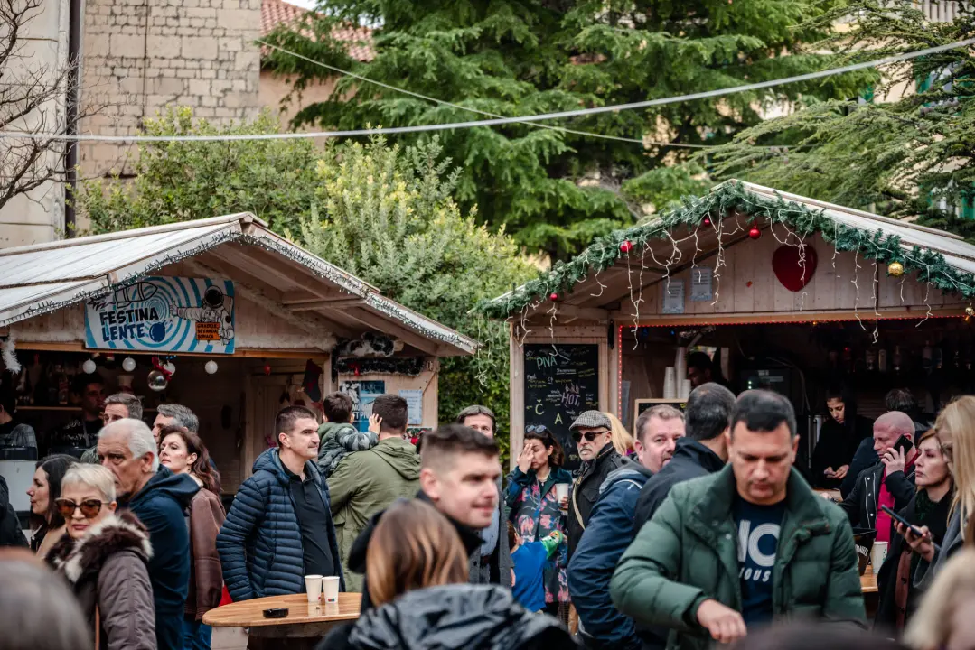 Silvestrovo u parku slavilo se uz Bagatin, večeras stiže Bang Bang