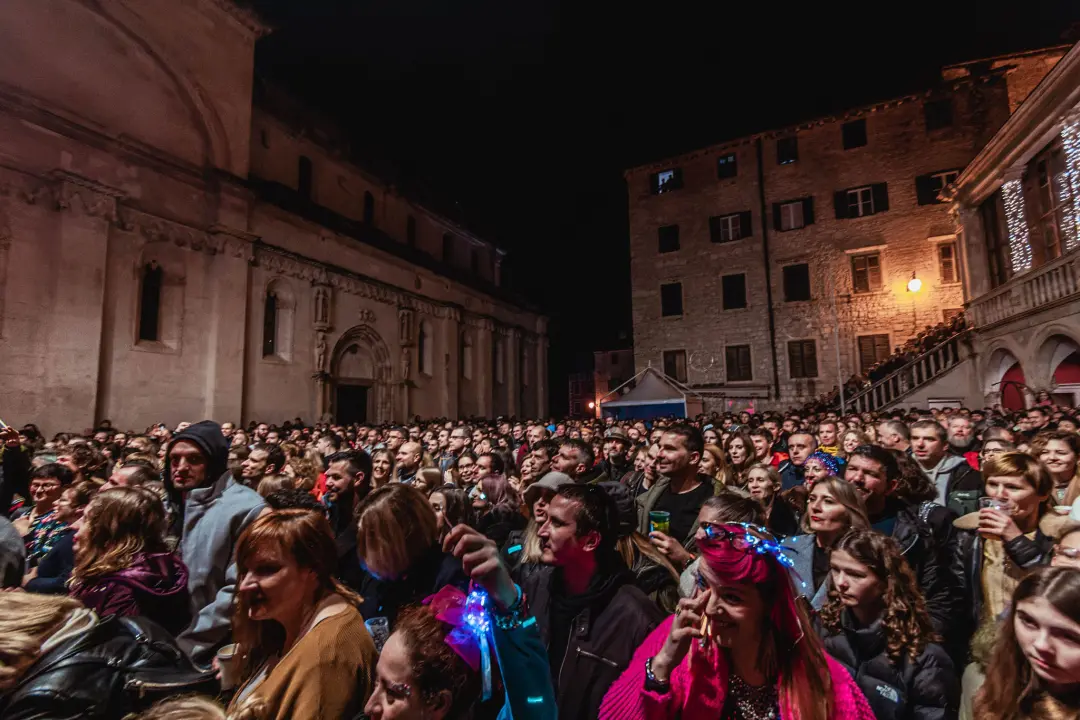 Kraljica rasplesala Šibenik: Róisín Murphy oduševila i one koji su je gledali samo na ekranu ispred Azimuta