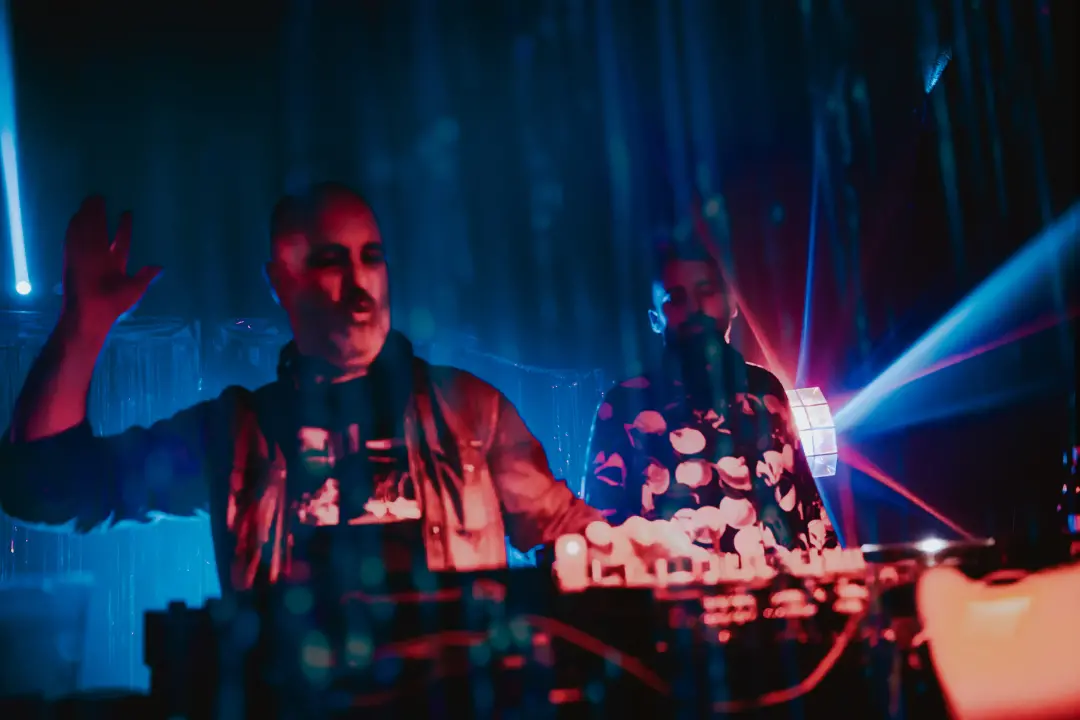 Rasplesana novogodišnja zabava u Tunelu uz milanski duo Modular Project