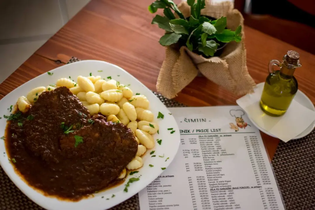Zagrijte dušu i tijelo ukusnim delicijama iz buffeta Šimun! 