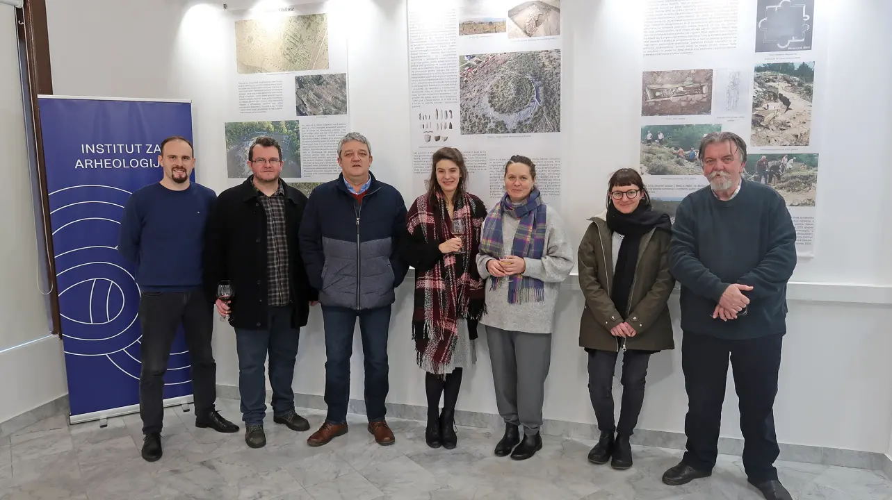 Institut za arheologiju u Zagrebu slavi rođendan uz kolege iz Šibenika: Otvorena izložba o lokalitetu Mukoše