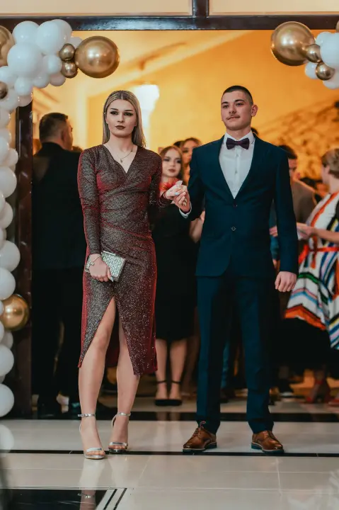 Učenici Prometno-tehničke škole Šibenik poput holivudskih zvijezda na maturalnom plesu (1)