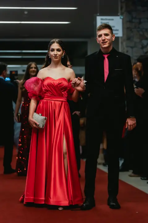 Pogledajte glamurozna izdanja maturanata Medicinske škole (2. dio)