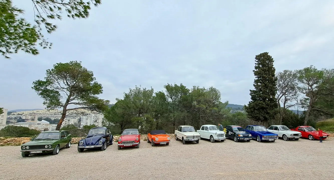 Vlasnici oldtimera iz cijele Dalmacije nedjelju proveli na druženju u Šibeniku