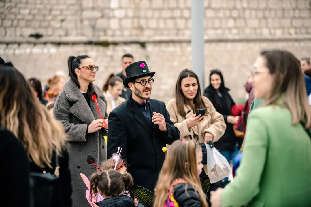 Maškare na Poljani: Đir preko grada pa svi na krafne!