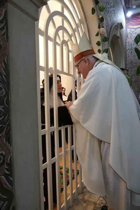 Vodičanka Nera završila za kozmetičare, krenula i u vojsku, a sad je u samostanu položila doživotne zavjete