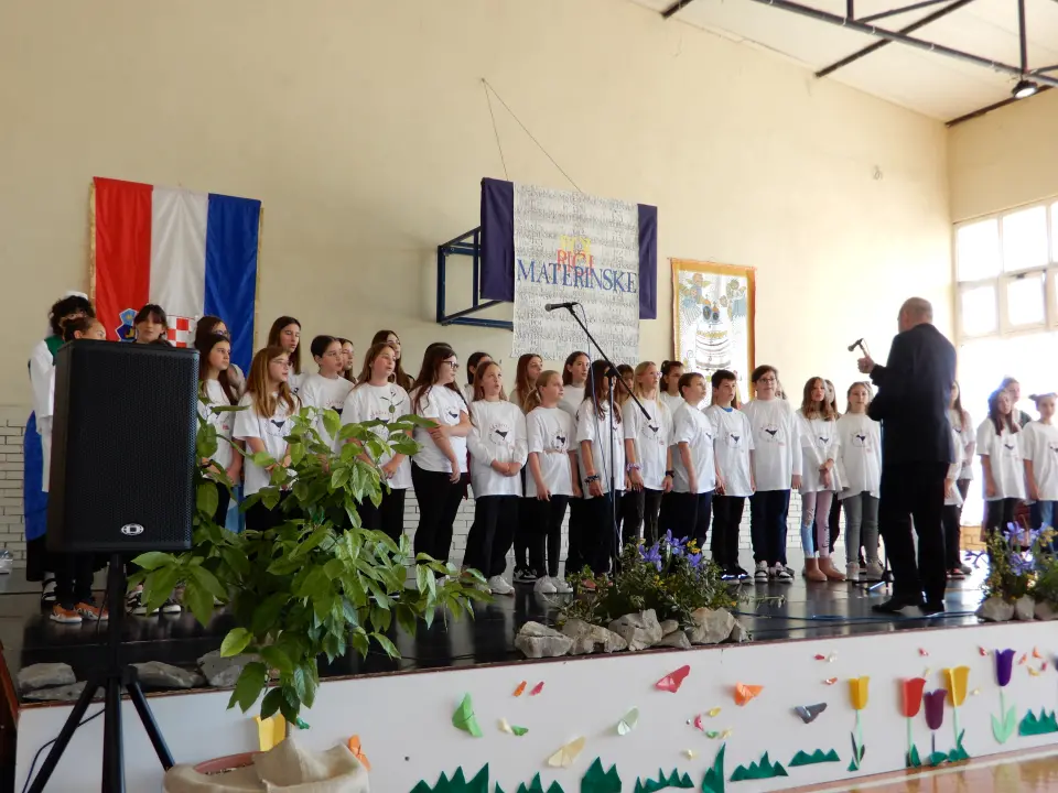 'Poj rići materinske': U OŠ Primošten 17. izdanje literalno-likovnog natječaja