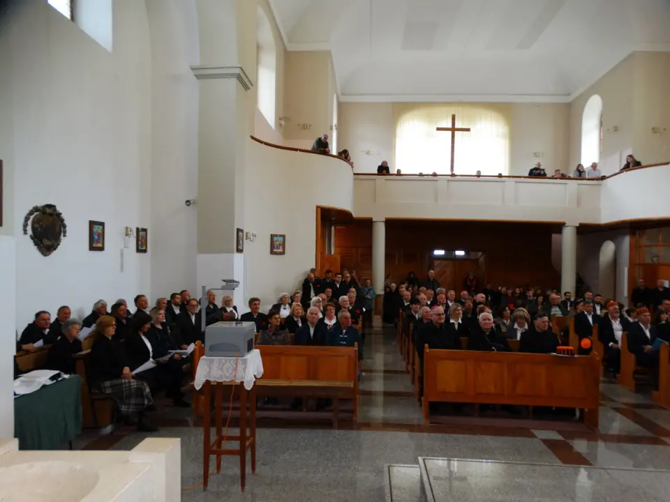 Održana 26. smotra crkvenog pučkog pjevanja Šibenske biskupije 'Puče moj' u Zatonu
