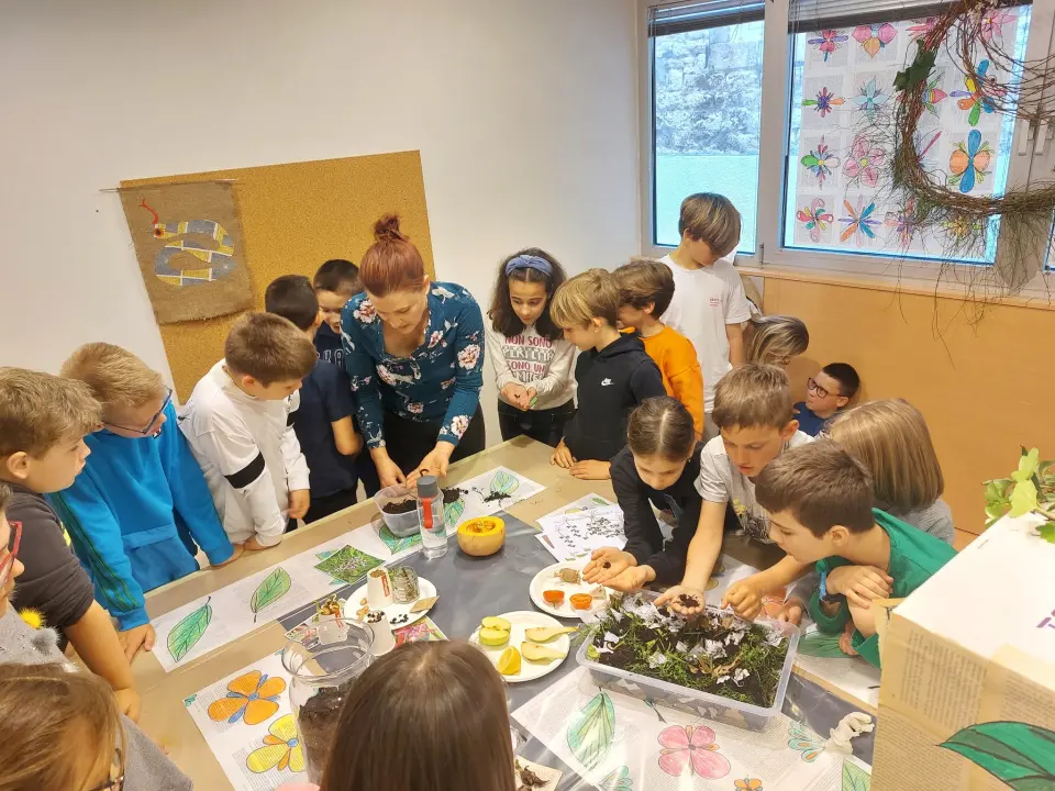 U knjižnici održana radionica koja je djecu uvela u čarobni svijet botanike