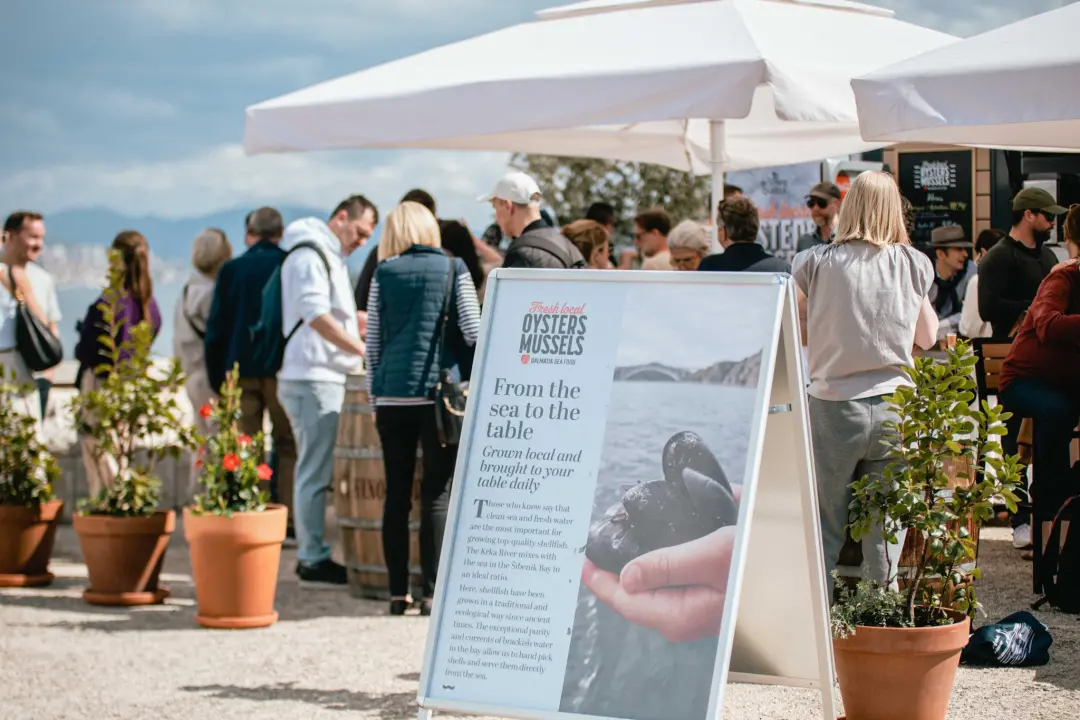 Uživajte u morskim delicijama kušaonice školjaka i vina Oyster22!
