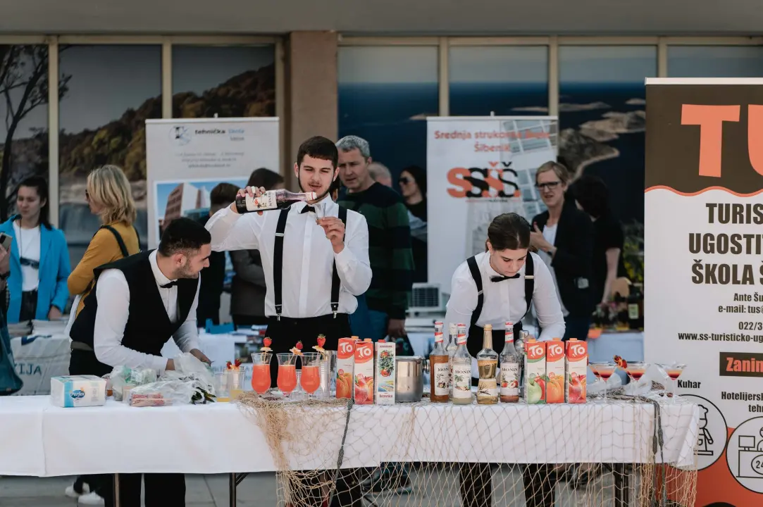 Učenici srednjih i osnovnih škola obilježavaju Dan Šibensko-kninske županije: 'Nadam se da ćete svi tu ostati' 