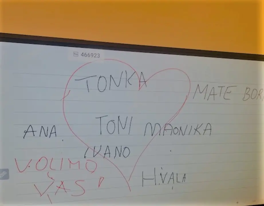 Učenicima OŠ Juraj Šižgorić šibenske lionsice donirale interaktivni ekran 'Pametnica' 
