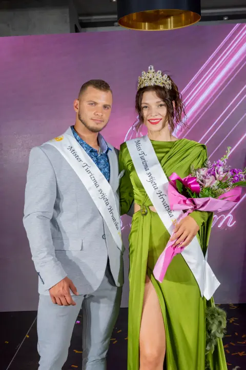Monika Vojvodić, bivša glasnogovornica HNK Šibenik, nova je Miss turizma, a Mia Kitarović Miss fotogeničnosti