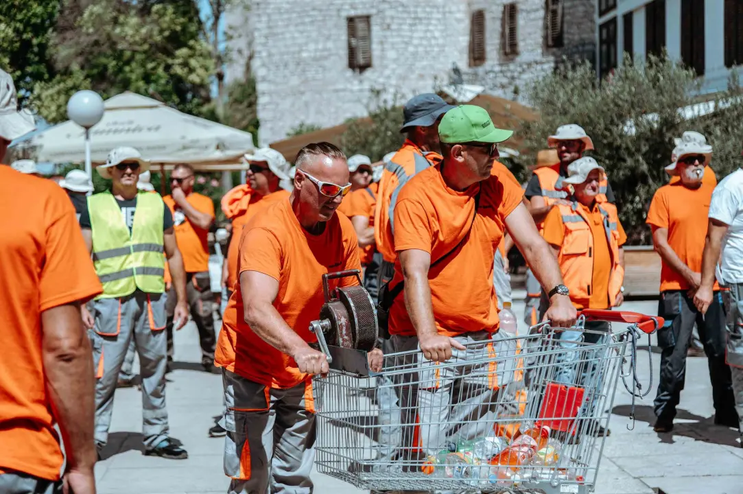 Radnici Cesta Šibenik i danas pred zgradom Županije: 'Neka župan dokaže da smo neučinkoviti!'