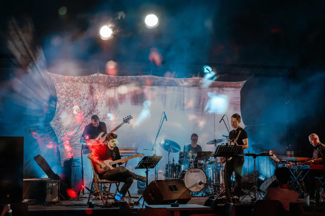 Zalazak, 'buka' i urbane projekcije: Bruna Matić predstavila audio-vizualni projekt NOISE