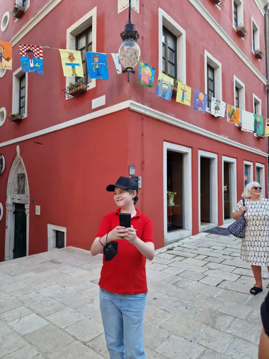 Dječak genije Laurent Simons posjetio Šibenik: Faks upisao sa 9 godina, diplomirao sa 11