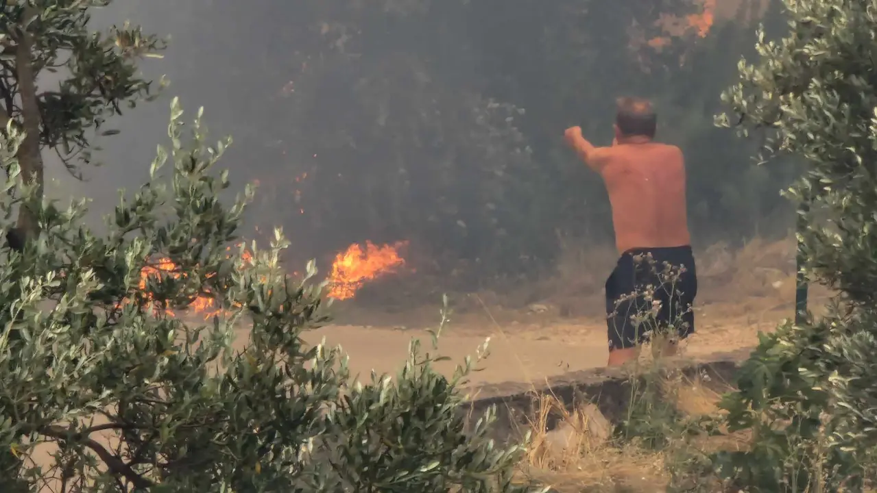 Objekti nisu ugroženi, vatrogasci ostaju na terenu cijelu noć