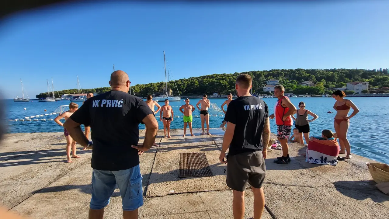 Povijesna utakmica za Prvić Luku: Kako je vaterpolo uzburkao usnulu valu...