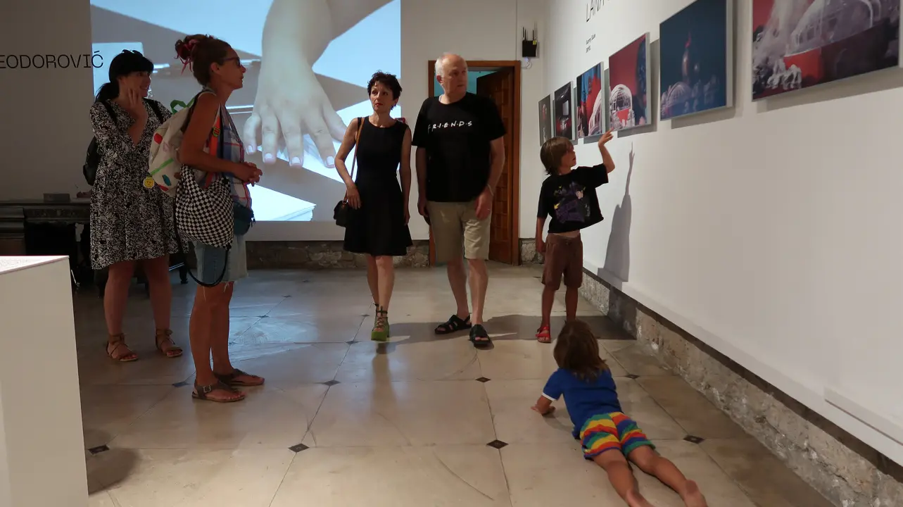 U Muzeju grada Šibenika otvorena 53. izložba 'More ljudi obala'