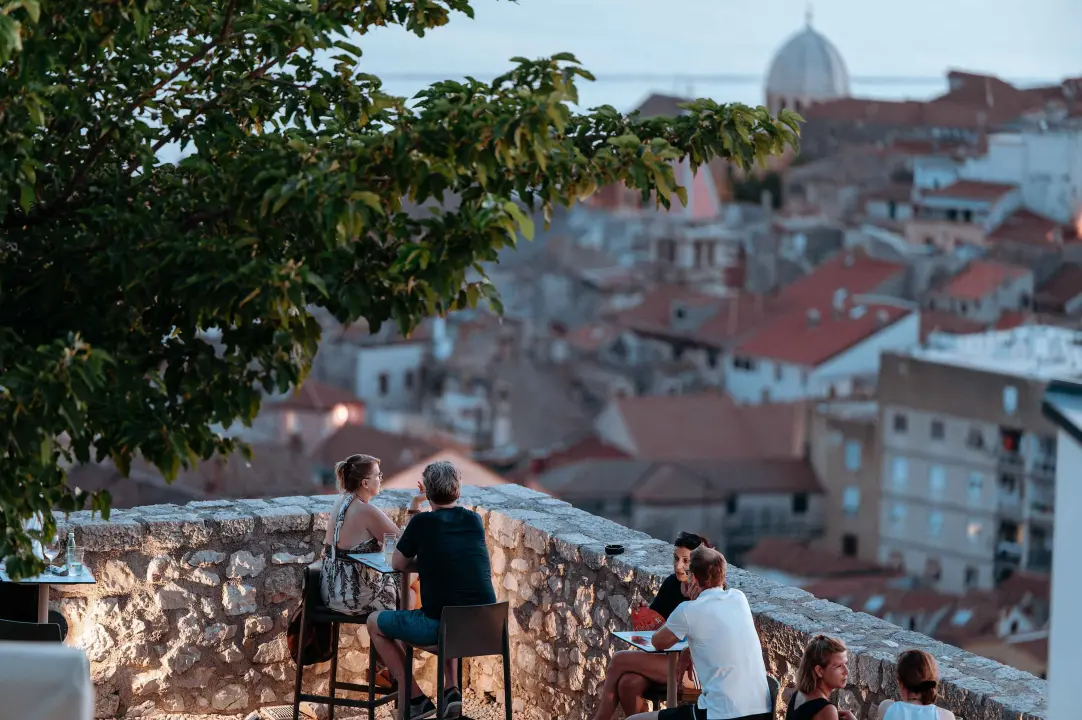 Ljetna večer i vrhunska glazba na Barone Jazz Festivalu: B's FUNstallation oduševili Šibenčane i turiste