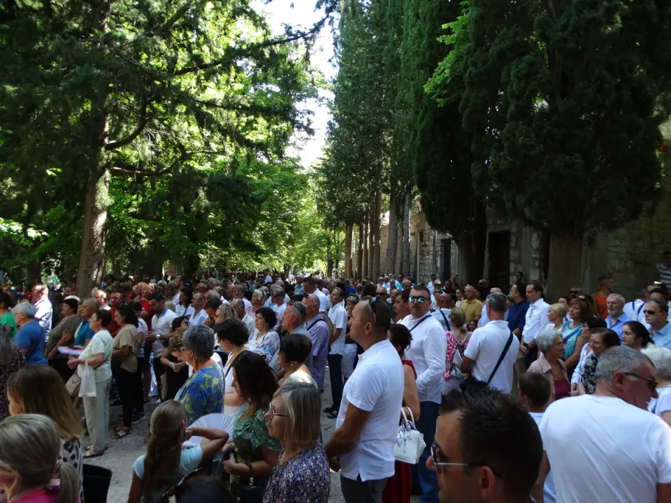 Biskup u miru Ante Ivas predvodio misu za blagdan Gospe od Anđela na Visovcu