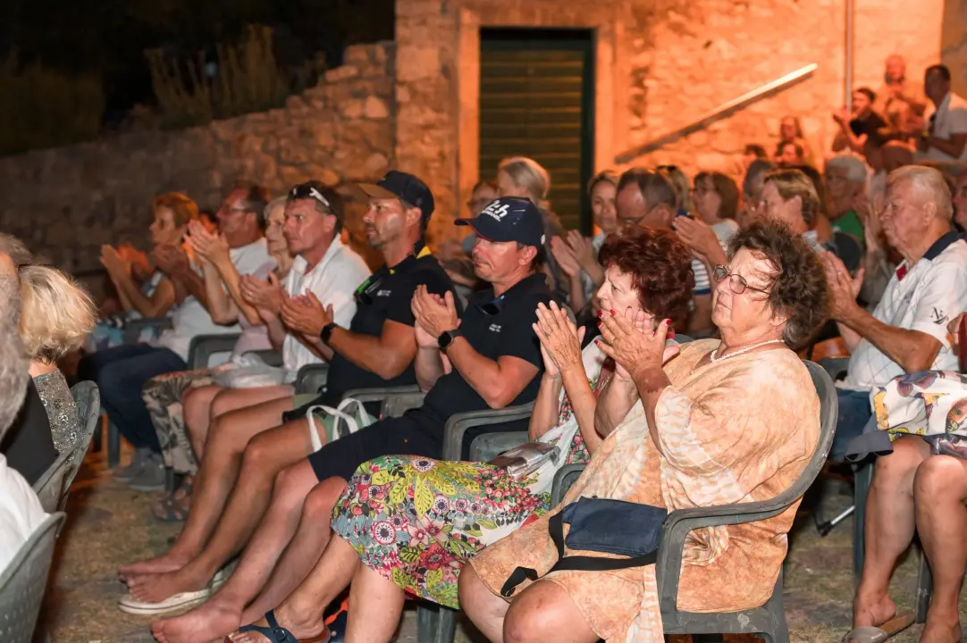 Zlarinjani se tradicionalno prisjetili svog pjesnika i književnika Mladena Bjažića