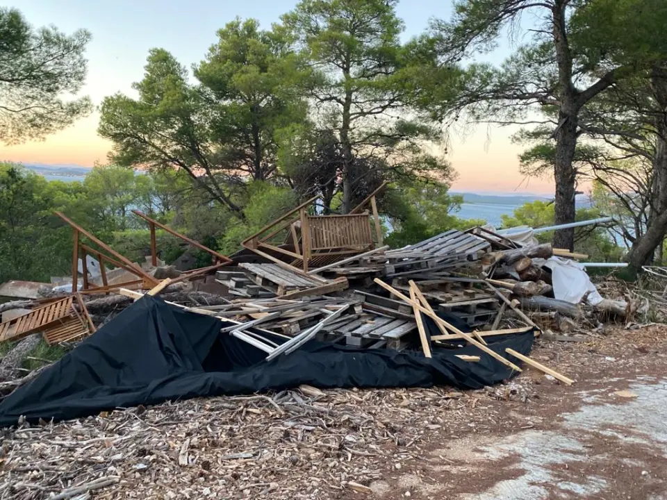 Puno smeća: Pogledajte na što sliči otok Obonjan